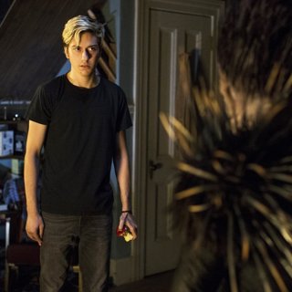 Nat Wolff stars as Light Turner in Netflix's Death Note (2017)