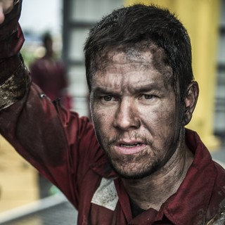 Mark Wahlberg stars as Mike Williams in Lionsgate Films' Deepwater Horizon (2016)
