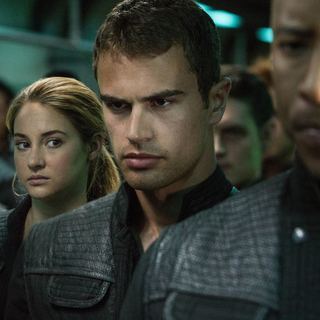 Shailene Woodley stars as Beatrice Prior/Tris and Theo James stars as Four in Summit Entertainment's Divergent (2014)