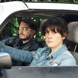 Elijah Wood stars as Tony and Melanie Lynskey stars as Ruth Kimke in Netflix's I Don't Feel at Home in This World Anymore (2017)
