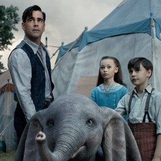 Colin Farrell, Nico Parker and Finley Hobbins in Walt Disney Pictures' Dumbo (2019)