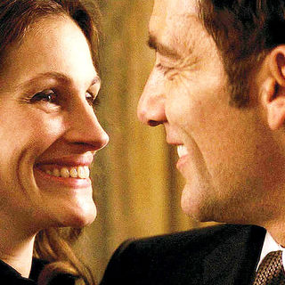 Julia Roberts stars as Claire Stenwick and Clive Owen stars as Ray Koval in Universal Pictures' Duplicity (2009)