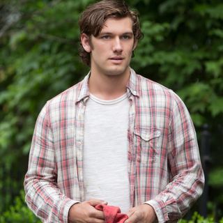 Alex Pettyfer stars as David Elliot in Universal Pictures' Endless Love (2014)