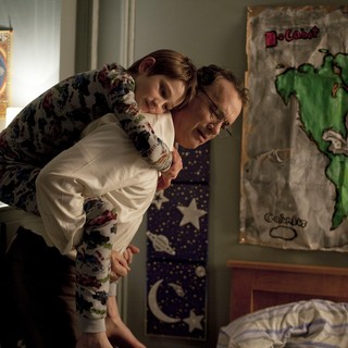 Extremely Loud and Incredibly Close Picture 1