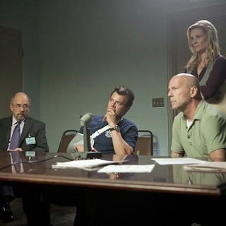 Richard Schiff, Josh Duhamel, Bruce Willis and Bonnie Somerville in Lionsgate Films' Fire with Fire (2013)