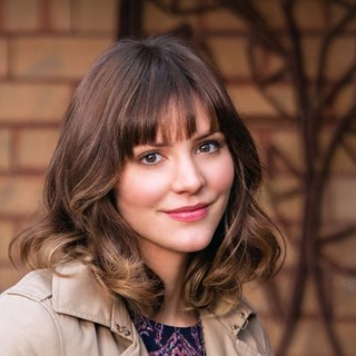 Katharine McPhee stars as Natalie Russo in ABC's In My Dreams (2014)