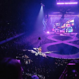 Katy Perry: The Lifetimes Tour - Live From Paris Picture 5