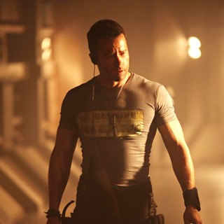 Guy Pearce stars as Snow in Europa Corp.'s Lockout (2012)
