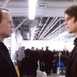Bruce Wilis and Josh Hartnett in MGM's Lucky Number Slevin (2006)