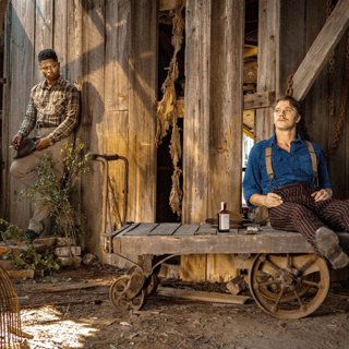 Jason Mitchell stars as Ronsel Jackson and Garrett Hedlund stars as Jamie McAllan in Netflix's Mudbound (2017)