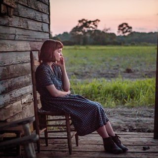 Carey Mulligan stars as Laura McAllan in Netflix's Mudbound (2017)