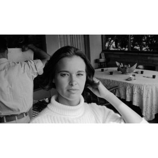 Nothing Left Unsaid: Gloria Vanderbilt & Anderson Cooper (2016)