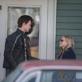 Ansel Elgort stars as Addison Schacht and Chloe Moretz stars as Phoebe in Sony Pictures Worldwide Acquisitions' November Criminals (2017)