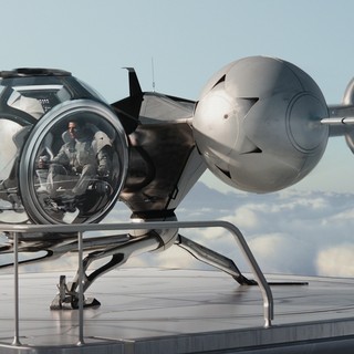Tom Cruise stars as Jack Harper in Universal Pictures' Oblivion (2013)