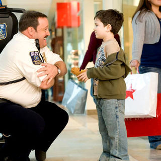 Kevin James stars as Paul Blart and Dylan Clark Marshall stars as Jacob in Columbia Pictures' Paul Blart: Mall Cop (2009). Photo credit by Richard Cartwright.