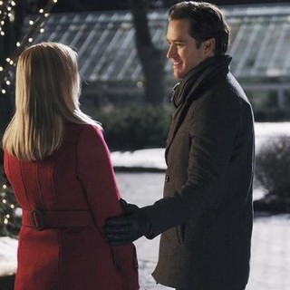 Amy Smart stars as Kate Stanton and Mark-Paul Gosselaar in ABC Family's 12 Dates of Christmas (2012)