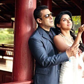 Salman Khan stars as Prem R. Kapoor and Asin stars as Sanjanna in Eros Entertainment's Ready (2011)