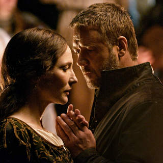 Cate Blanchett stars as Maid Marian and Russell Crowe stars as Robin Hood in Universal Pictures' Robin Hood (2010)