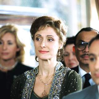 Caroline Goodall as Helen (Mia's Mom) in Walt Disney Pictures' Princess Diaries 2: Royal Engagement (2004)