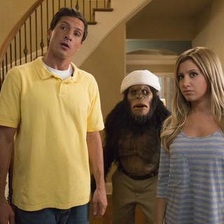 Simon Rex stars as Dan and Ashley Tisdale stars as Jody Campbell in Dimension Films' Scary Movie 5 (2013)