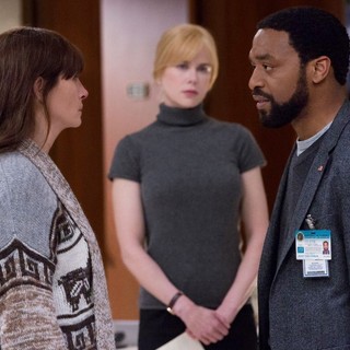 Julia Roberts, Nicole Kidman and Chiwetel Ejiofor in STX Entertainment's Secret in Their Eyes (2015)