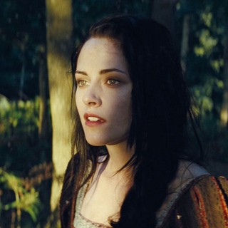 Kristen Stewart stars as Snow White in Universal Pictures' Snow White and the Huntsman (2012)