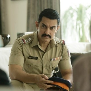 Aamir Khan stars as Surjan Singh Sekhawat in Reliance Big Pictures' Talaash (2012)