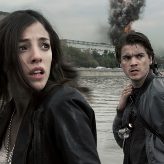 Olivia Thirlby stars as Natalie and Emile Hirsch stars as Sean in Summit Entertainment's The Darkest Hour (2011)