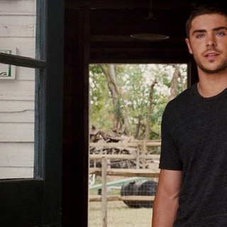 Zac Efron stars as Logan Thibault in Warner Bros. Pictures' The Lucky One (2012)
