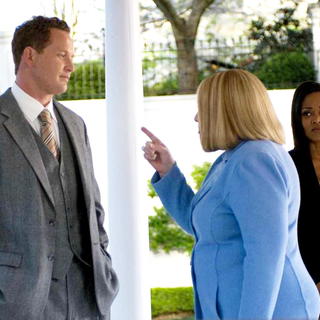 Cole Hauser, Kathy Bates and Robin Givens in Lionsgate Films' The Family That Preys (2008). Photo credit by Alfeo Dixon.