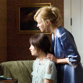 Emily Browning stars as Anna and Elizabeth Banks stars as Rachael in DreamWorks' The Uninvited (2009). Photo credit by Kimberley French.
