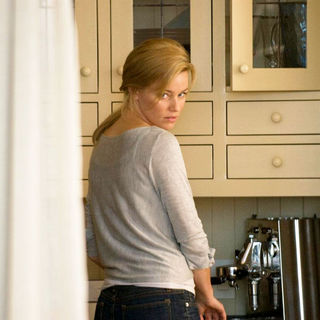 Elizabeth Banks stars as Rachael in DreamWorks' The Uninvited (2009)