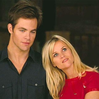 Chris Pine stars as FDR Foster and Reese Witherspoon stars as Lauren in 20th Century Fox's This Means War (2012)