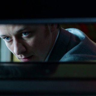 James McAvoy stars as Simon in Fox Searchlight Pictures' Trance (2013)