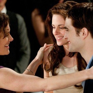 Sarah Clarke, Kristen Stewart and Robert Pattinson in Summit Entertainment's The Twilight Saga's Breaking Dawn Part I (2011)