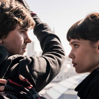 Freddie Highmore and Astrid Berges-Frisbey in The Vault (2021)