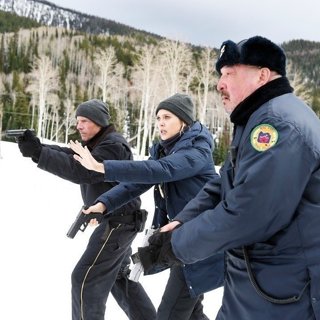 Hugh Dillon, Elizabeth Olsen and Graham Greene in The Weinstein Company's Wind River (2017)