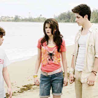 Jake T. Austin, Selena Gomez and David Henrie in Disney Channel's Wizards of Waverly Place: The Movie (2009)