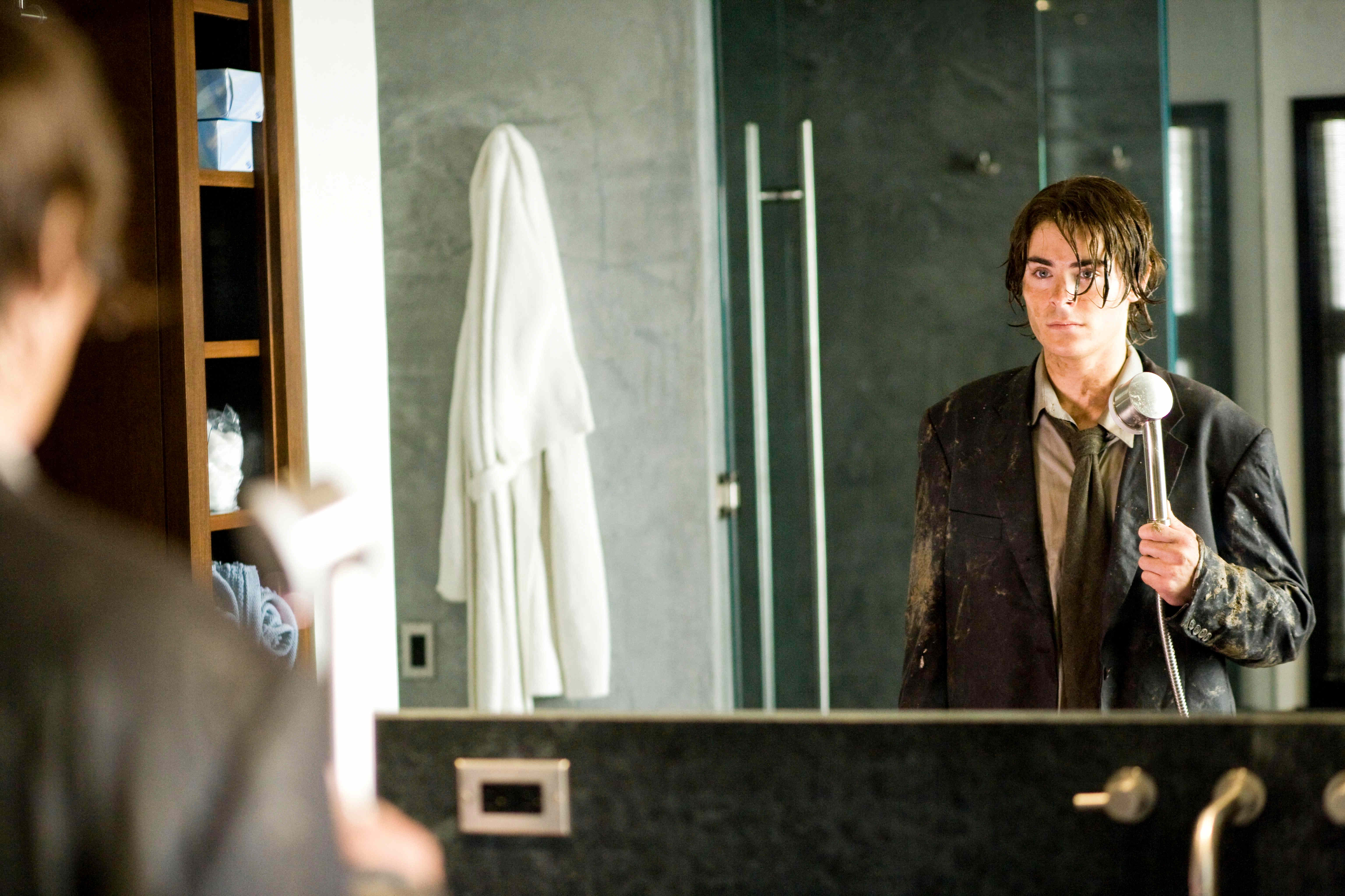 Zac Efron stars as Mike O' Donnell at 17 in New Line Cinema's 17 Again (2009). Photo credit by Chuck Zlotnick.