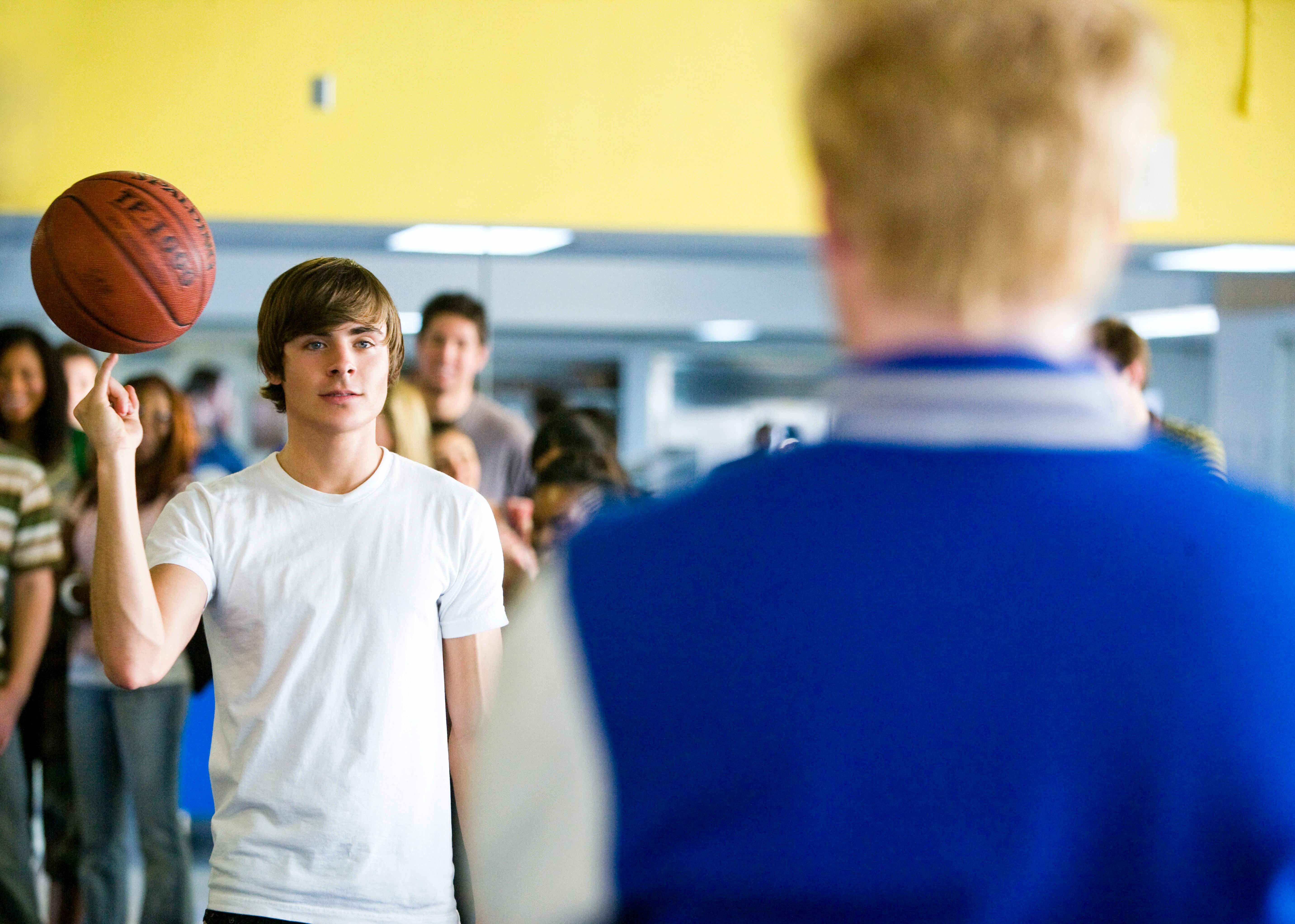 Zac Efron stars as Mike O' Donnell at 17 in New Line Cinema's 17 Again (2009). Photo credit by Chuck Zlotnick.