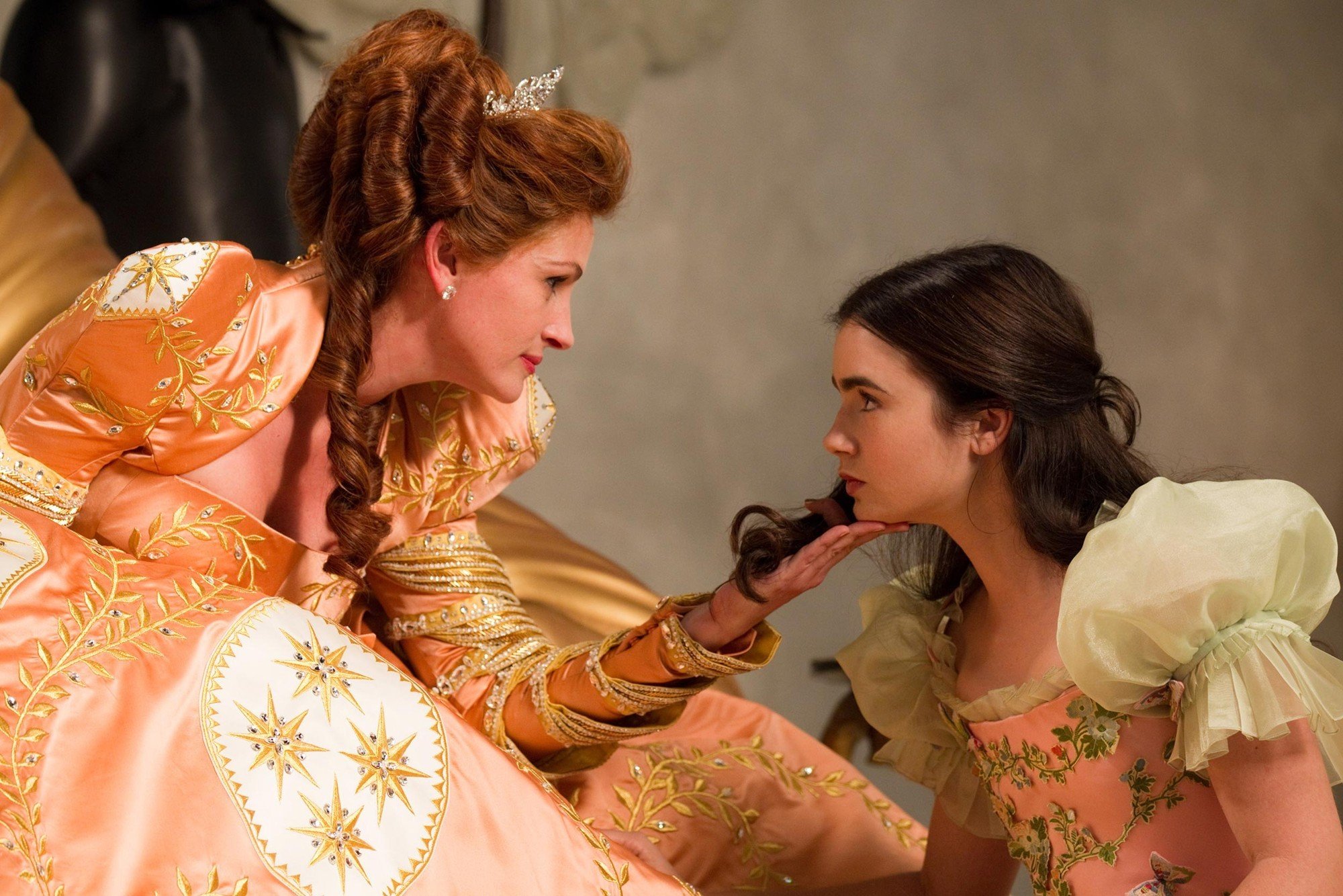 Julia Roberts stars as Evil Queen and Lily Collins stars as Snow White in Relativity Media's Mirror Mirror (2012). Photo credit by Jan Thijs.