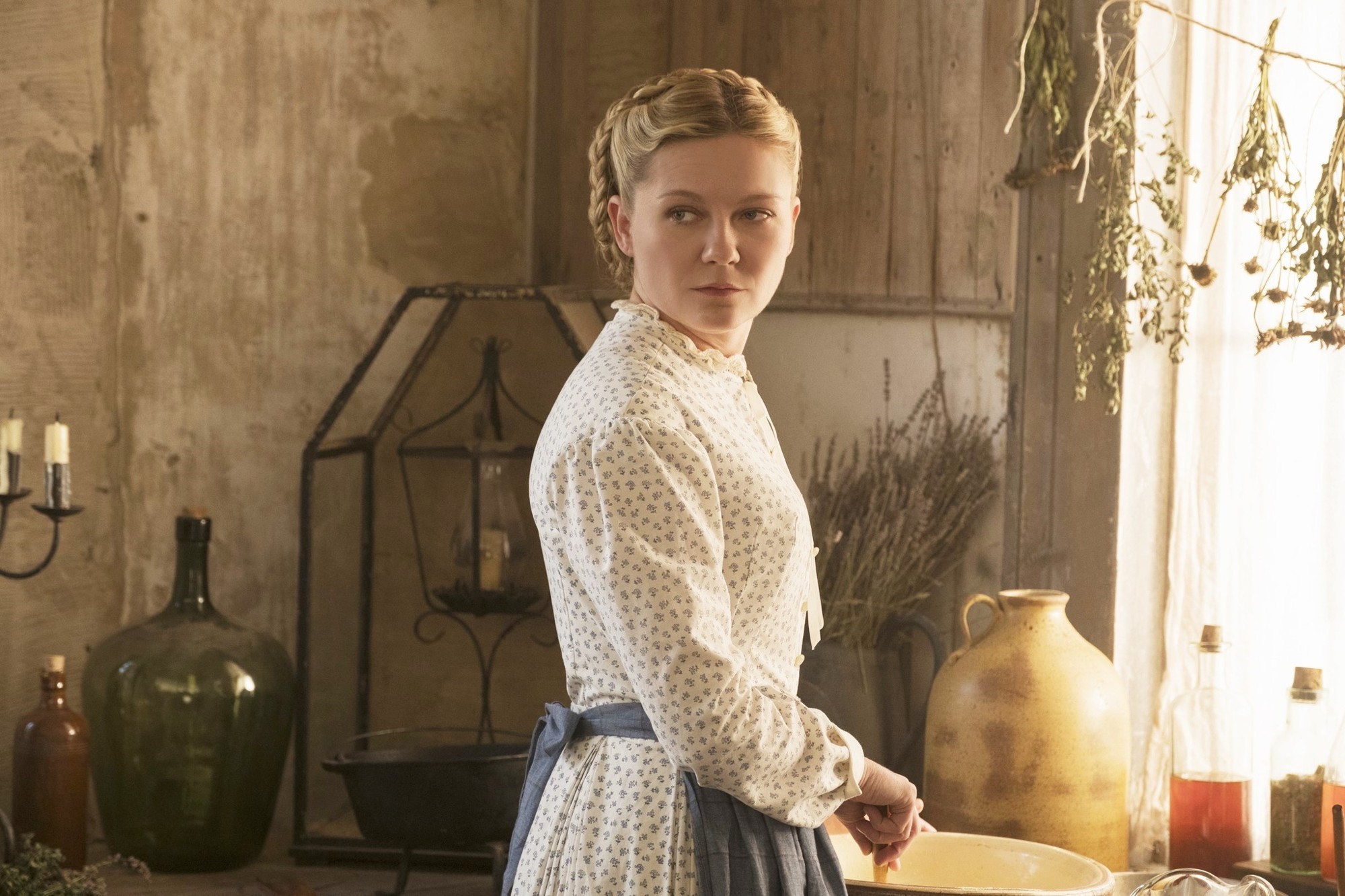 Kirsten Dunst stars as Edwina Dabney in Focus Features' The Beguiled (2017)