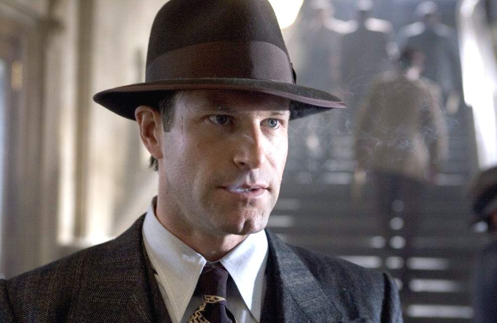 Aaron Eckhart as Sgt. Leland Blanchard in Universal Pictures' The Black Dahlia (2006)
