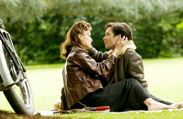 Keira Knightley stars as Vera Phillips and Cillian Murphy stars as William Killick in Lionsgate Films' The Edge of Love (2009)