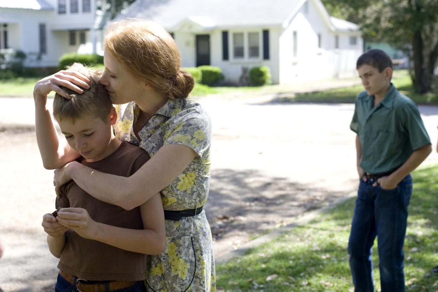 Brayden Whisenhunt, Jessica Chastain and Zach Irsik in Fox Searchlight Pictures' The Tree of Life (2011)