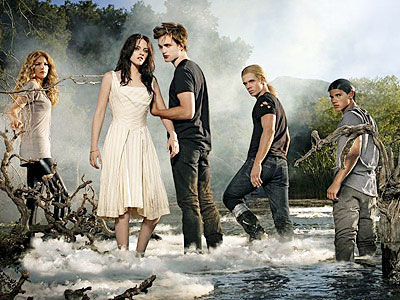 Rachelle Lefevre, Kristen Stewart, Robert Pattinson and Cam Gigandet in Summit Entertainment's Twilight (2008)