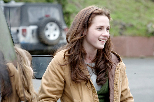 Kristen Stewart stars as Bella Swan in Summit Entertainment's Twilight (2008)