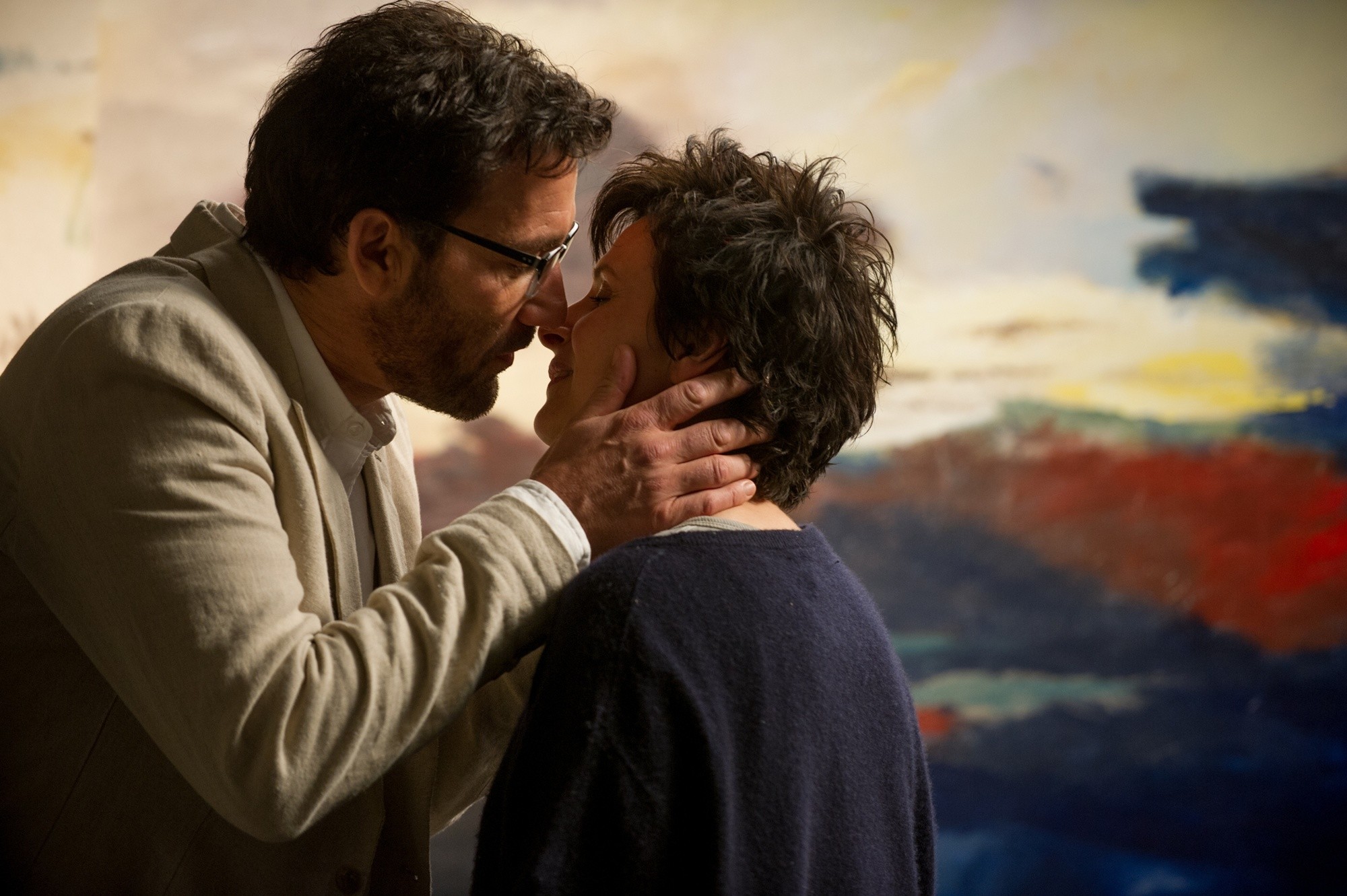 Clive Owen stars as Jack Marcus and Juliette Binoche stars as Dina Delsanto in Roadside Attractions' Words and Pictures (2014)