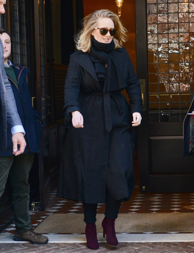 Adele Outside Her Hotel