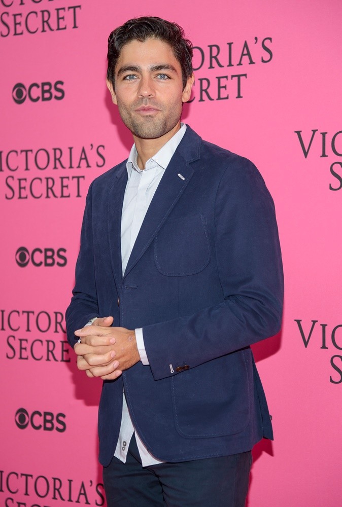 2015 Victoria's Secret Fashion Show - Pink Carpet